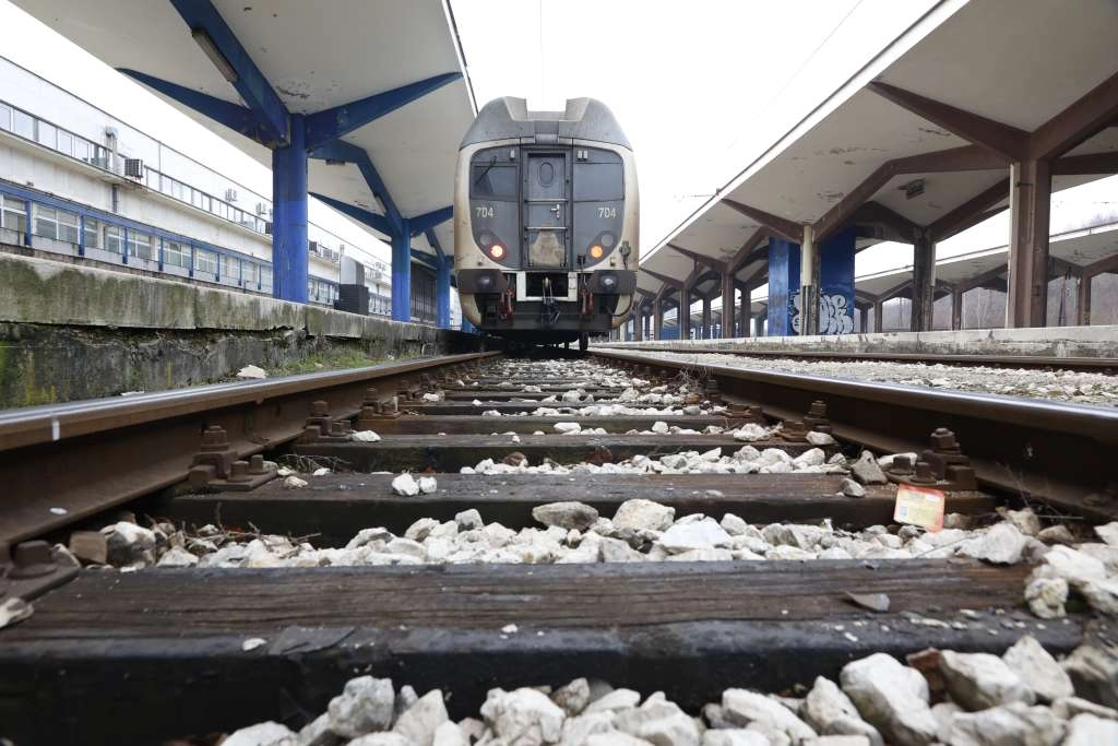 U naletu vlaka poginuli majka i dijete